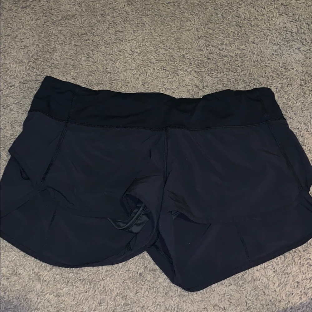 Lululemon speed short sz 8 with builtin liner 2.5’
